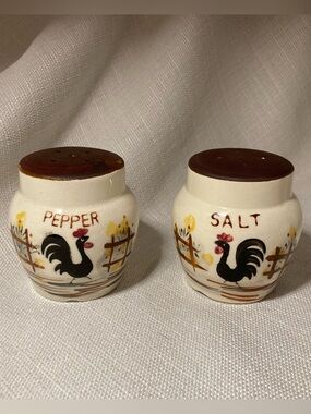 Vintage Japan Ceramic Handpainted Rooster and Barnyard Salt & Pepper Shakers!